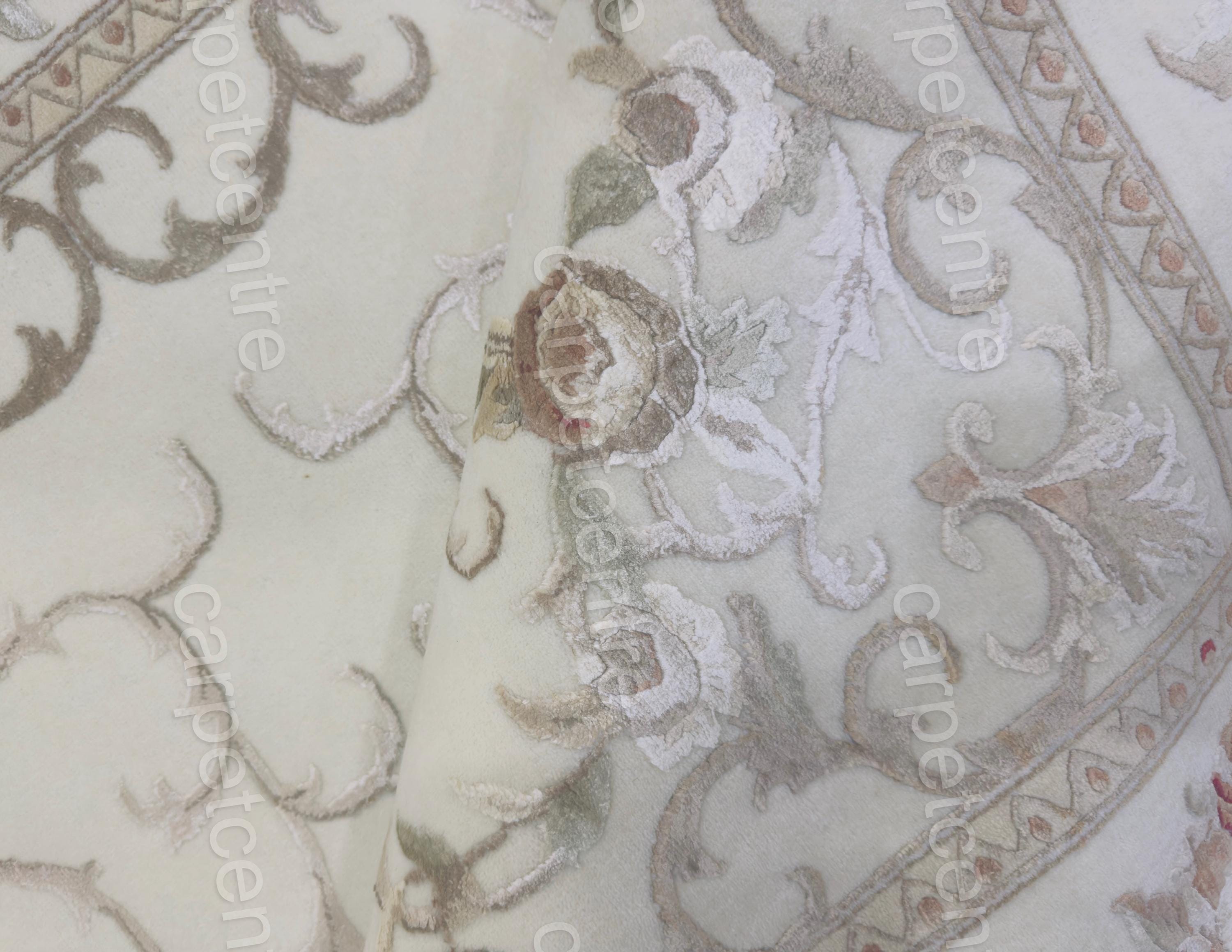 Handwoven Wool Art Silk Rug: Ivory Persian Floral Medallion