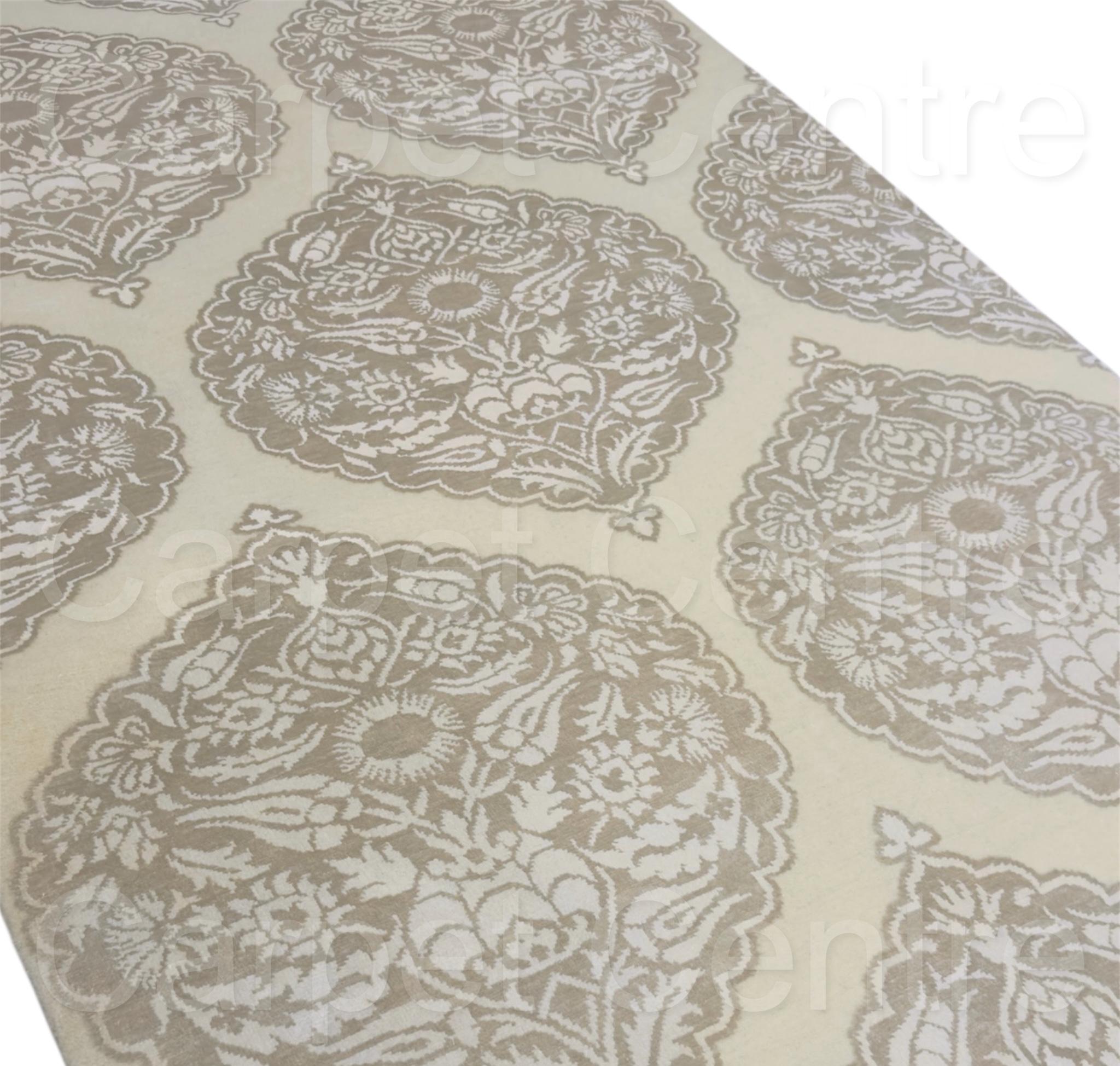 Handwoven Wool Area Rug 4x6 ft: Beige Medallion Oriental Carpet
