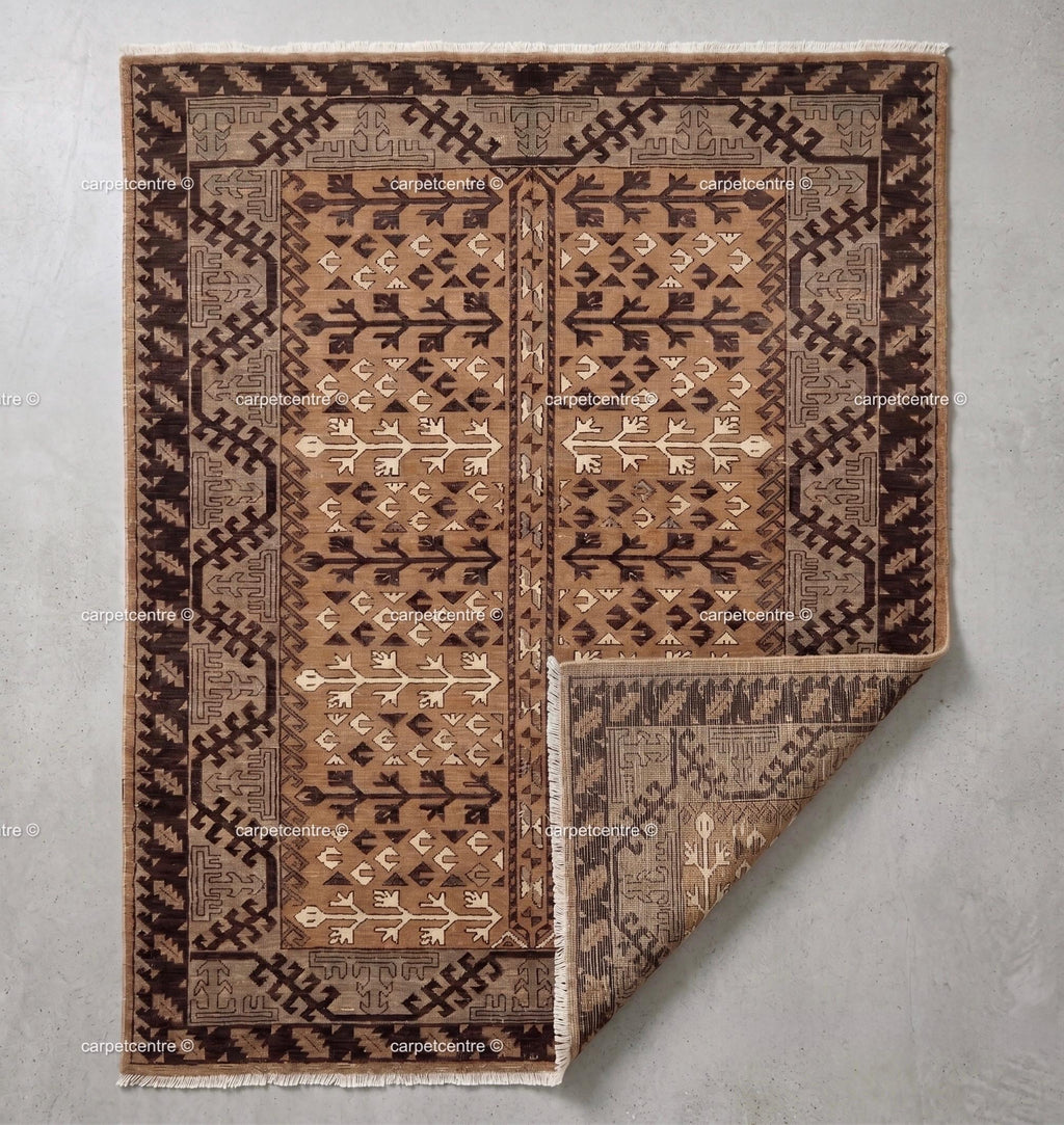 Hand Knotted Oushak Rug: New Zealand Wool, Tribal Geometric Design