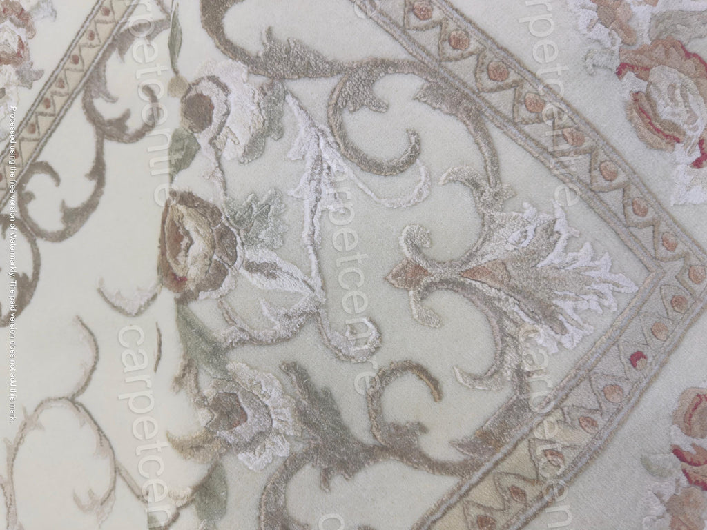 Handwoven Wool Art Silk Rug: Ivory Persian Floral Medallion