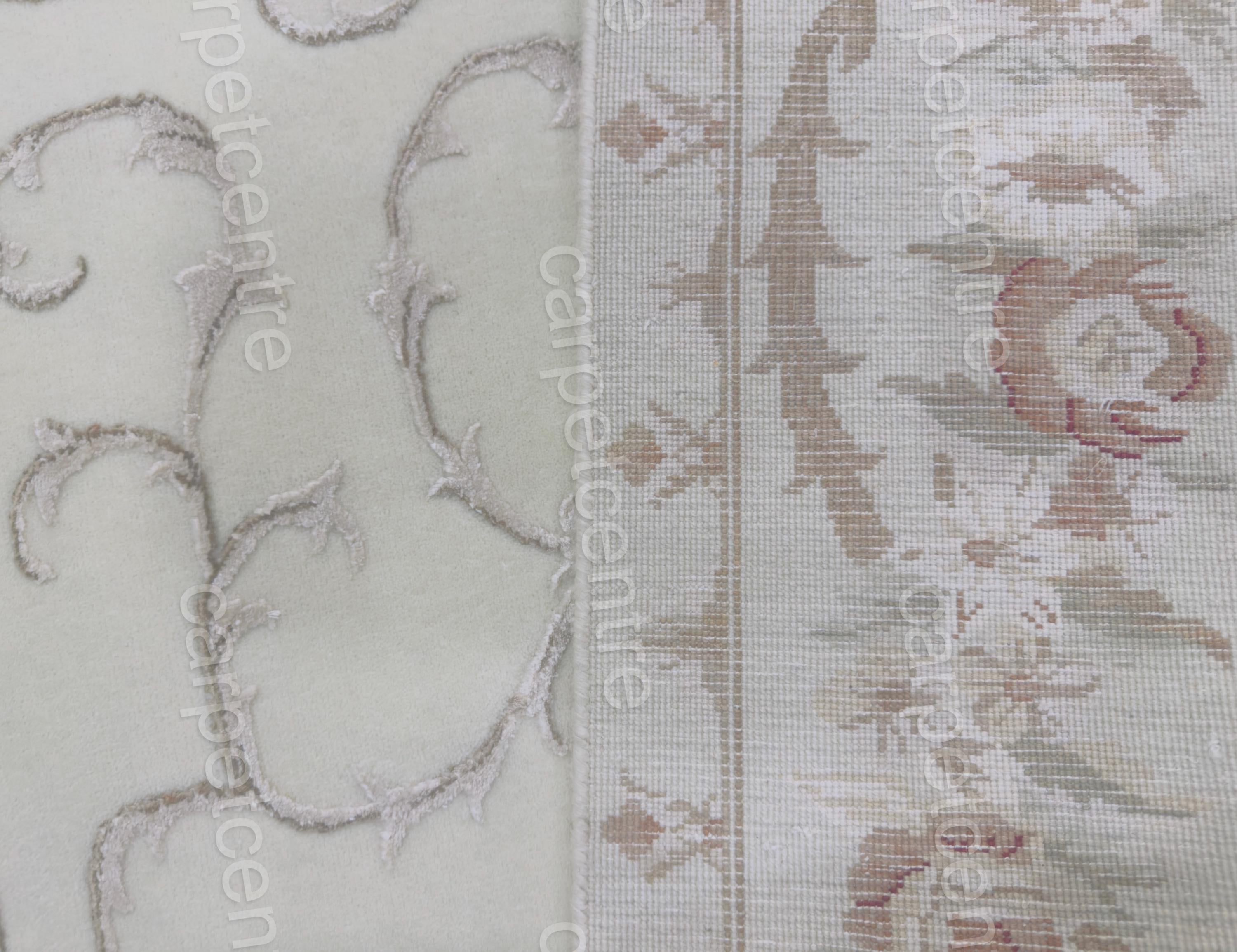 Handwoven Wool Art Silk Rug: Ivory Persian Floral Medallion
